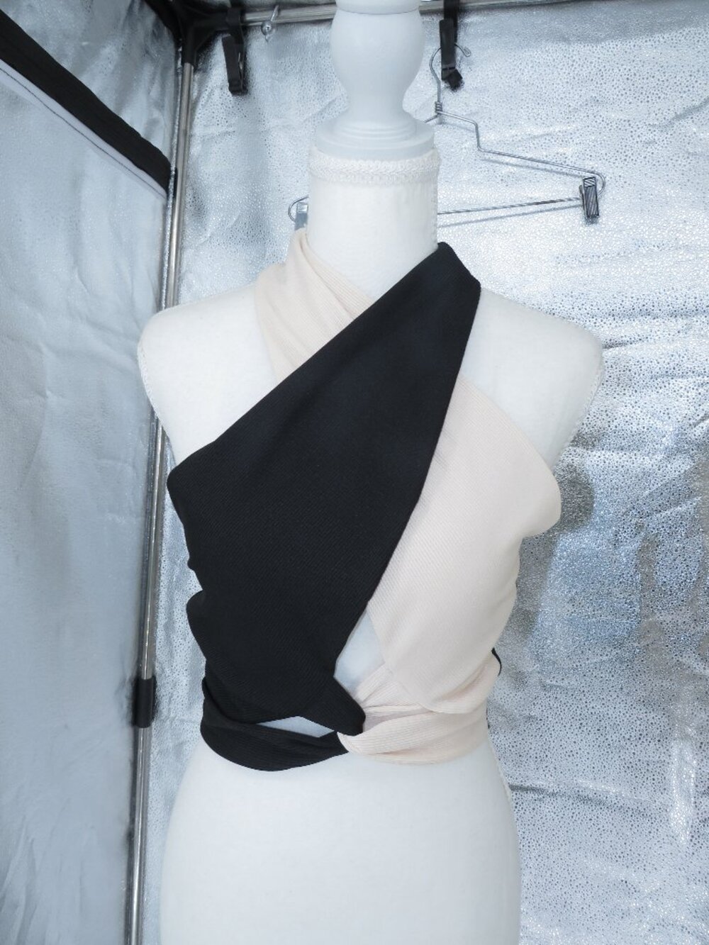 Colorblock Halter Crop Top Black Cream Medium Wrap Ribbed Knit Backless Cami